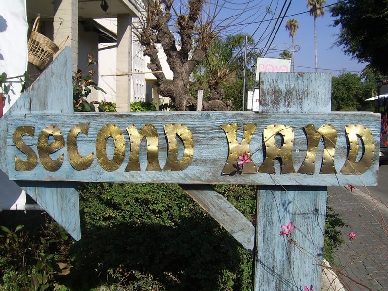 Second-Hand Clothing